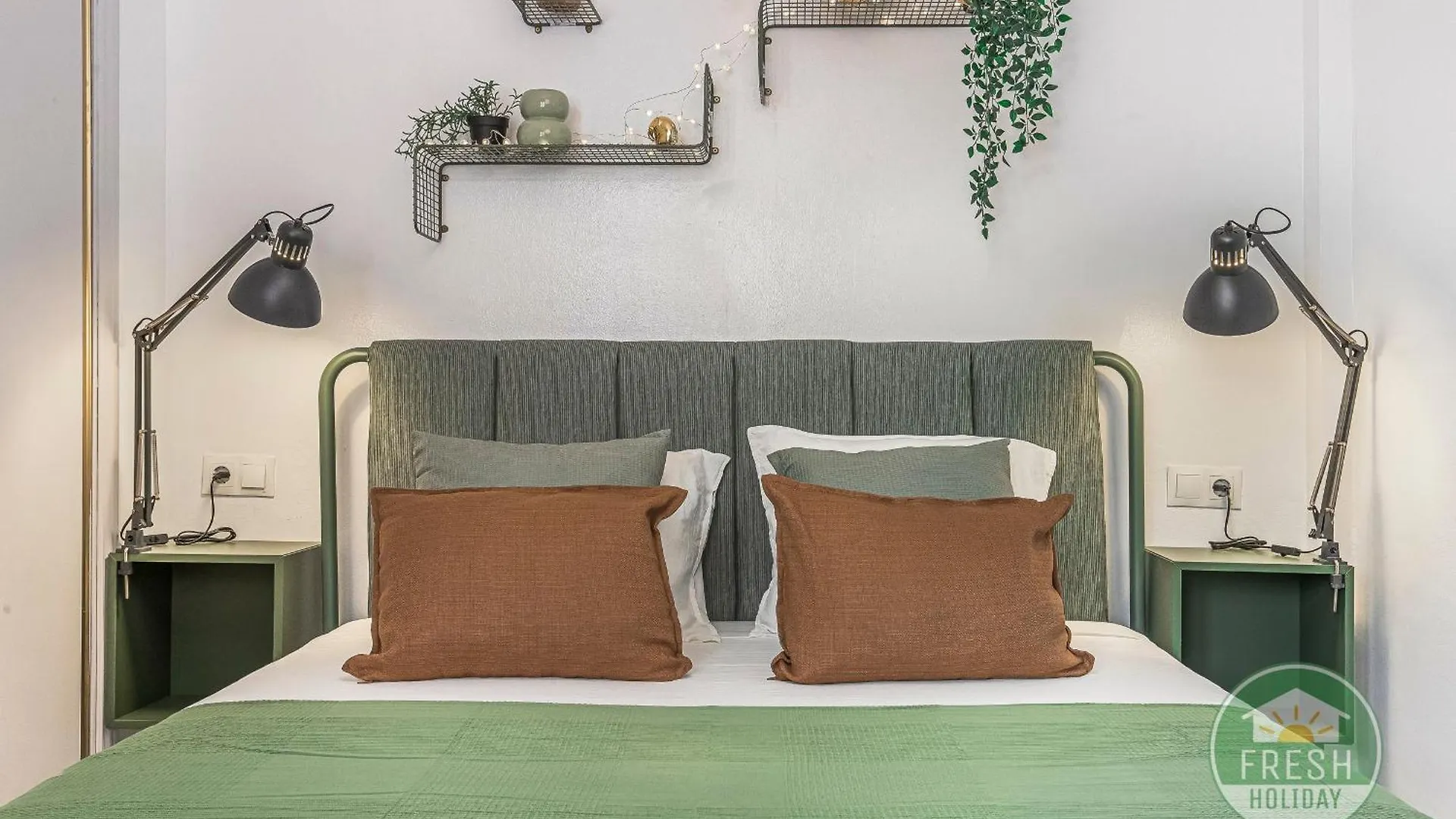 5 Seconds To The Beach Apartment ألغاروبو - كوستا 0*,  إسبانيا